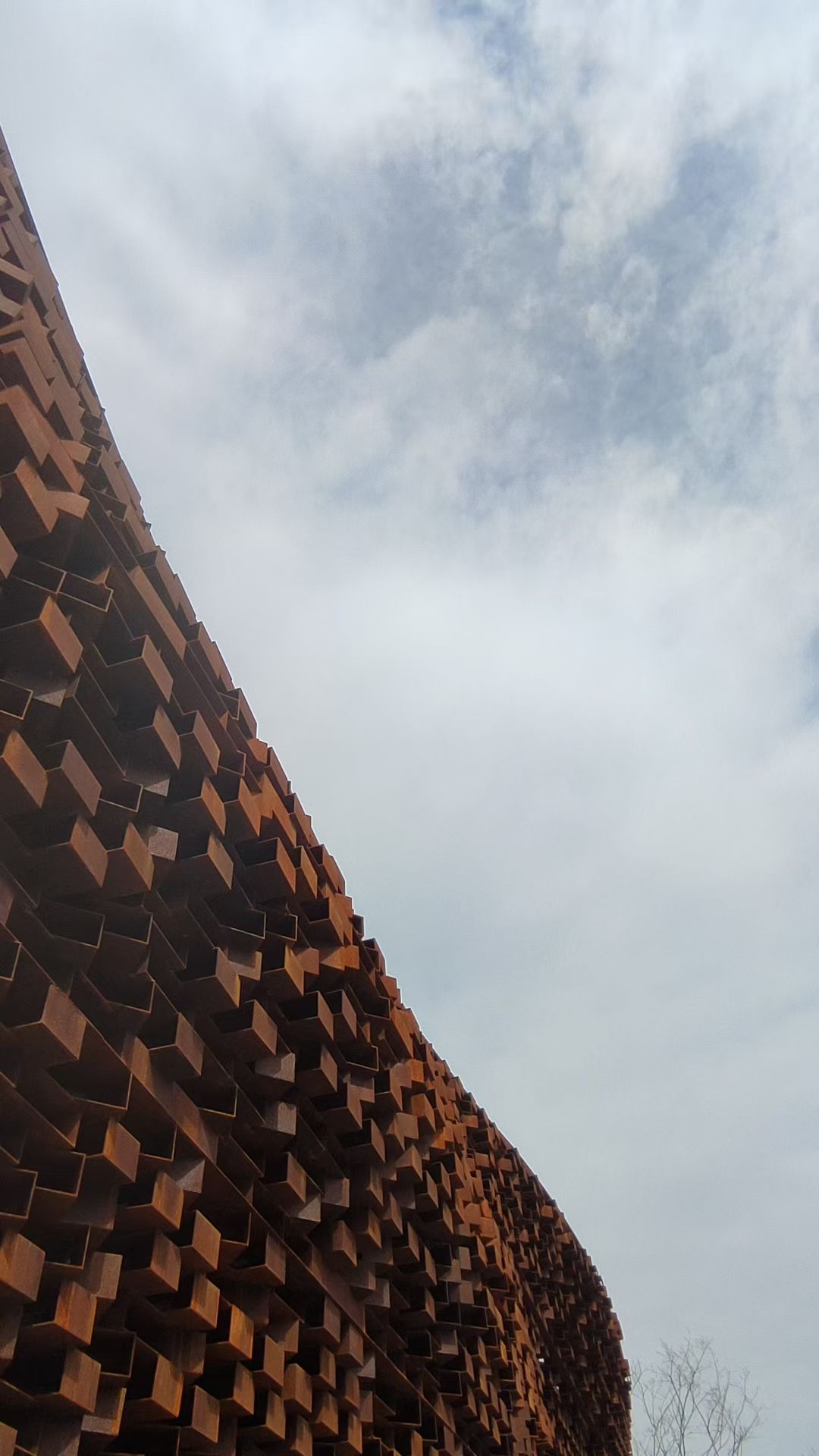 建筑立面和天空